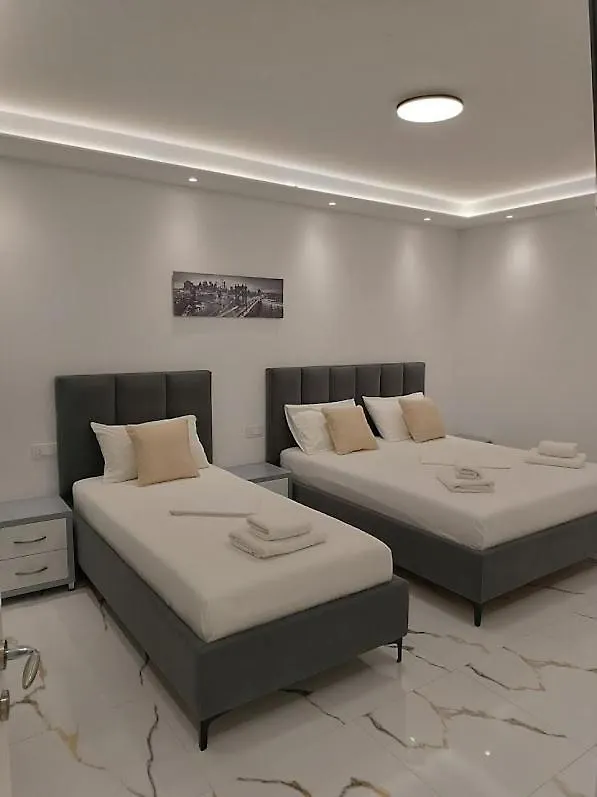 Chrisimos Apartment Himare