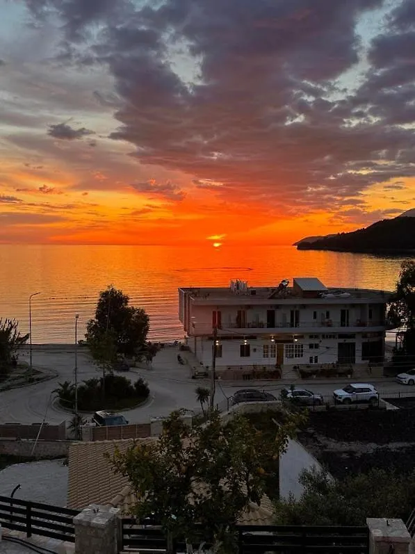 Chrisimos Apartment Himare Albanien